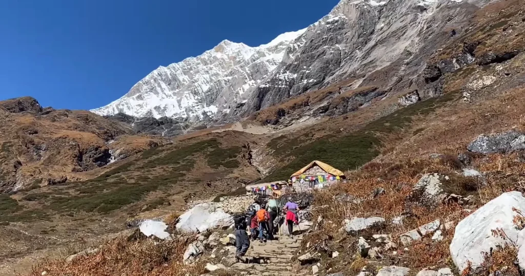 trekking-trail-of-manaslu-circuit The trekking trail of the Manaslu Circuit passes through remote villages, forests, and high mountain terrain.